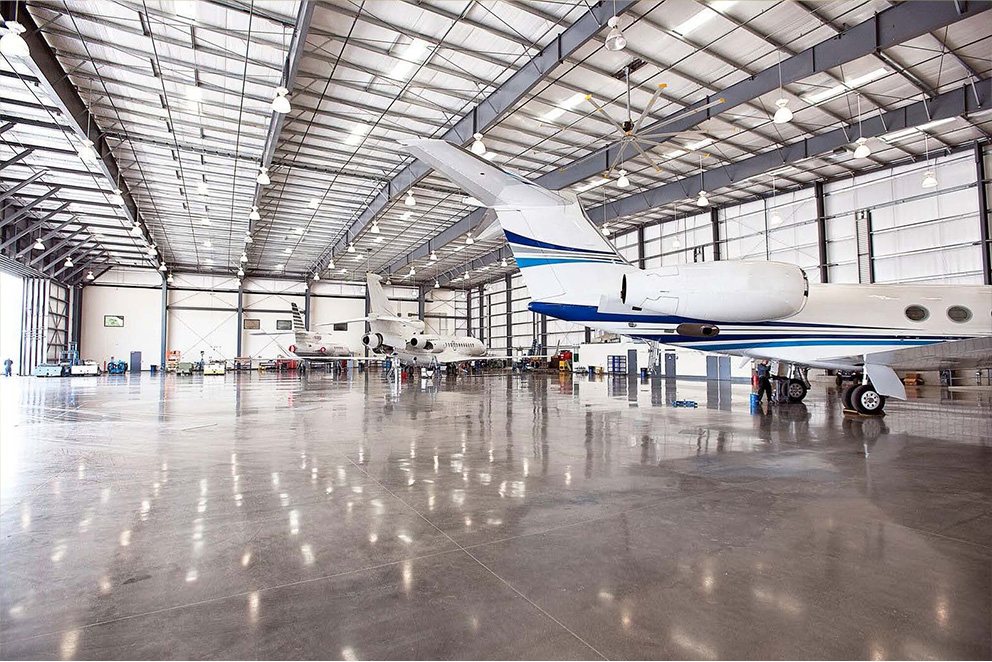 51Թ & Cooke Aviation Hangar